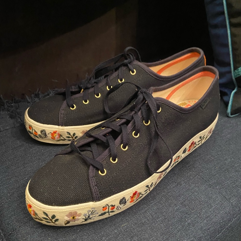 Ked’s X Rifle Paper Co Triple Kick Strawberry Fields Navy Lace Up Sneakers - Picture 8 of 13